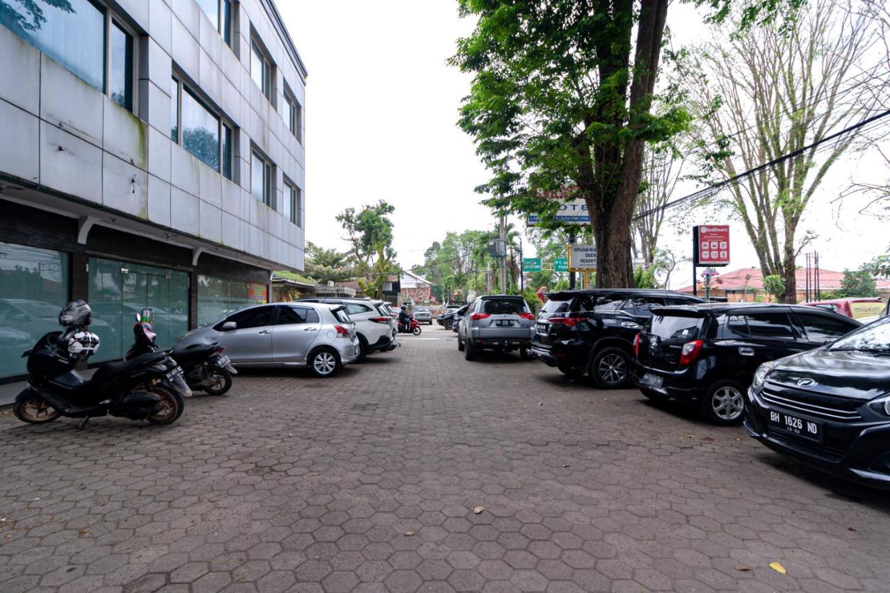 Reddoorz Premium At Hotel Ratu Residence Paalmerah Bagian luar foto
